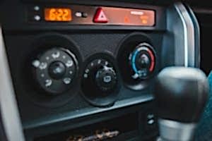 black and gray car stereo